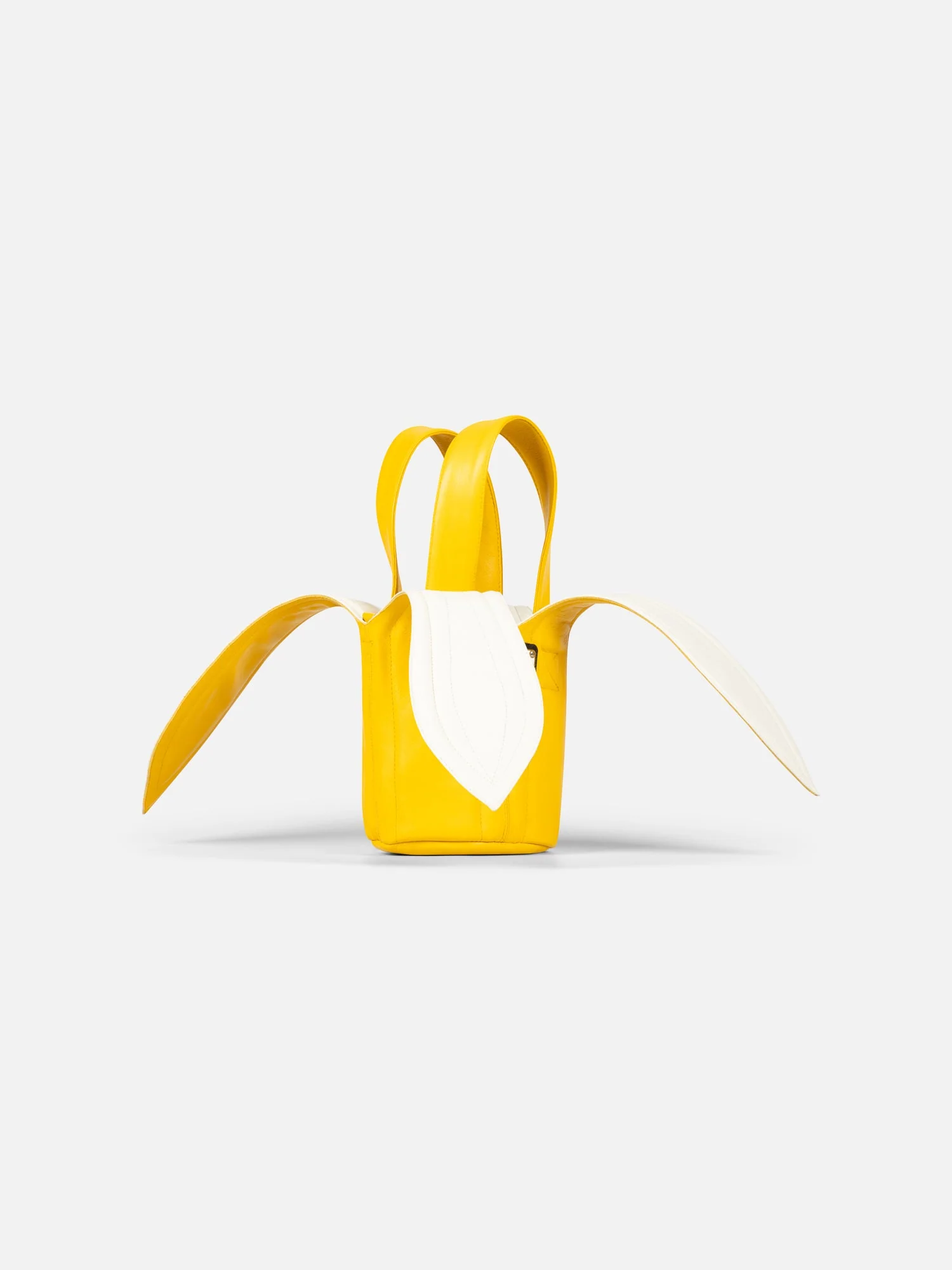 BANANA BUCKET BAG in YELLOW ECRU - Image 4