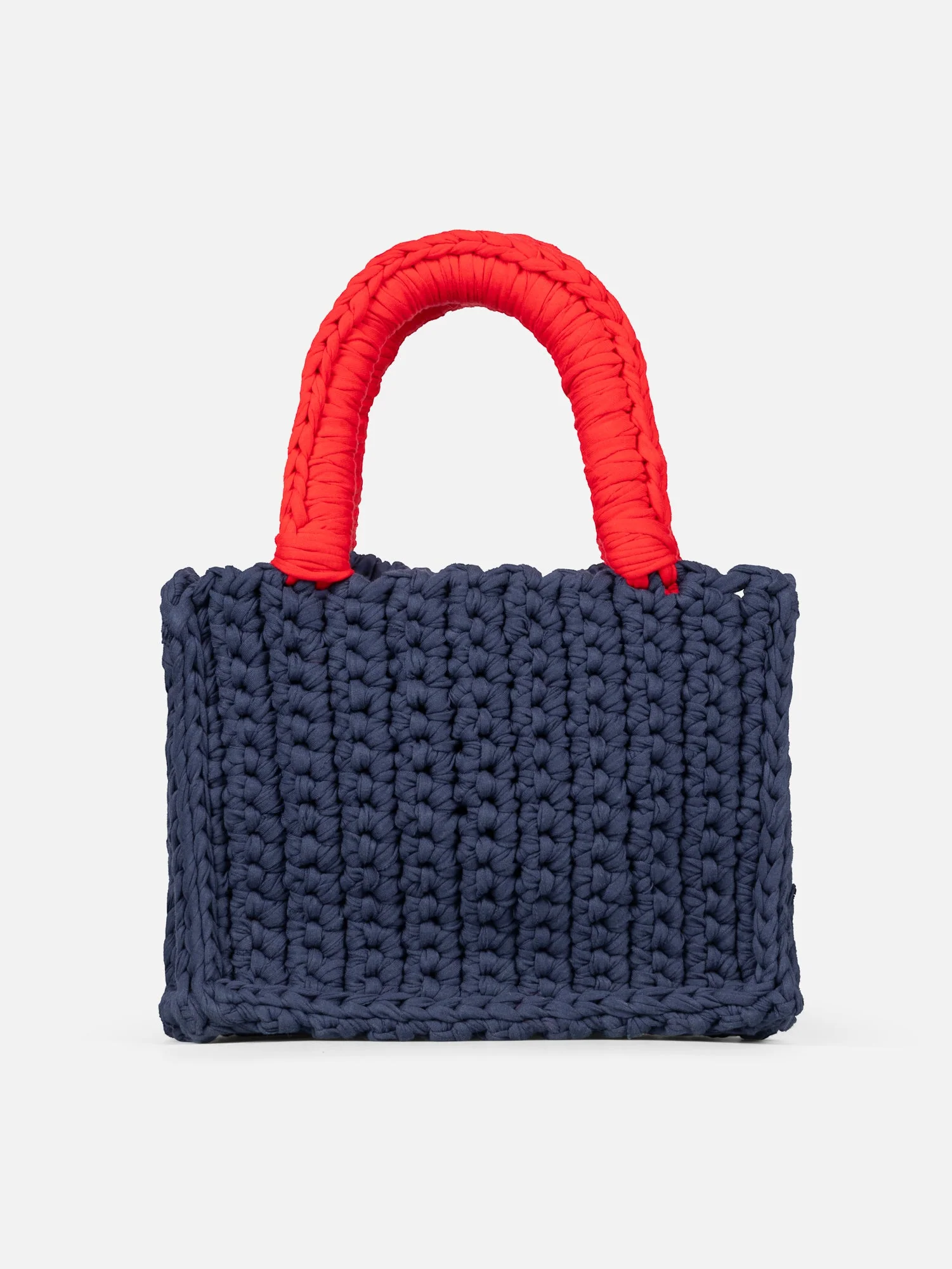 BUCKET BAG WITH LOBSTER CHARM in NAVY RED - Image 4