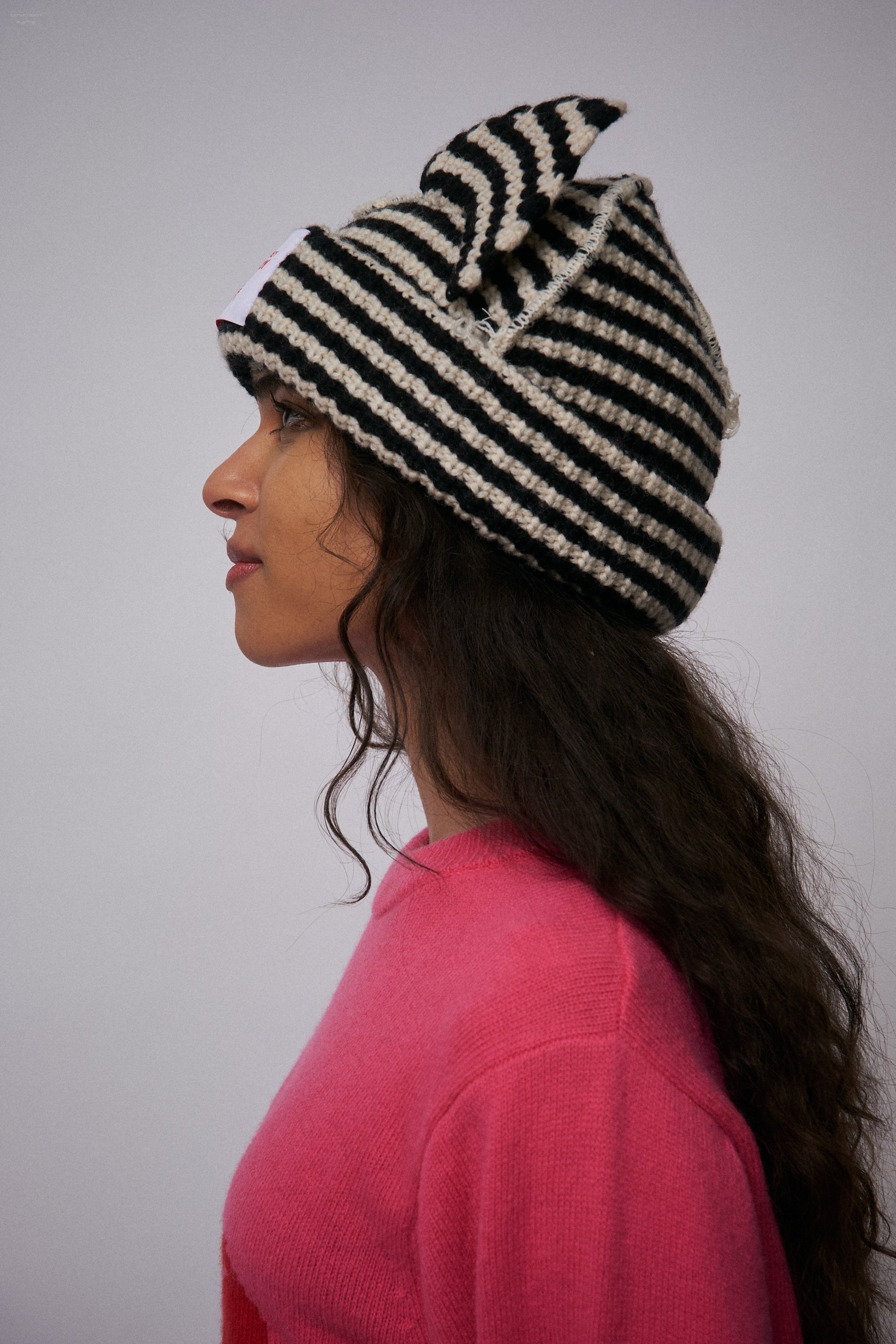 CHUNKY EARS BEANIE EXCLUSIVE in ECRU BLACK - Image 3