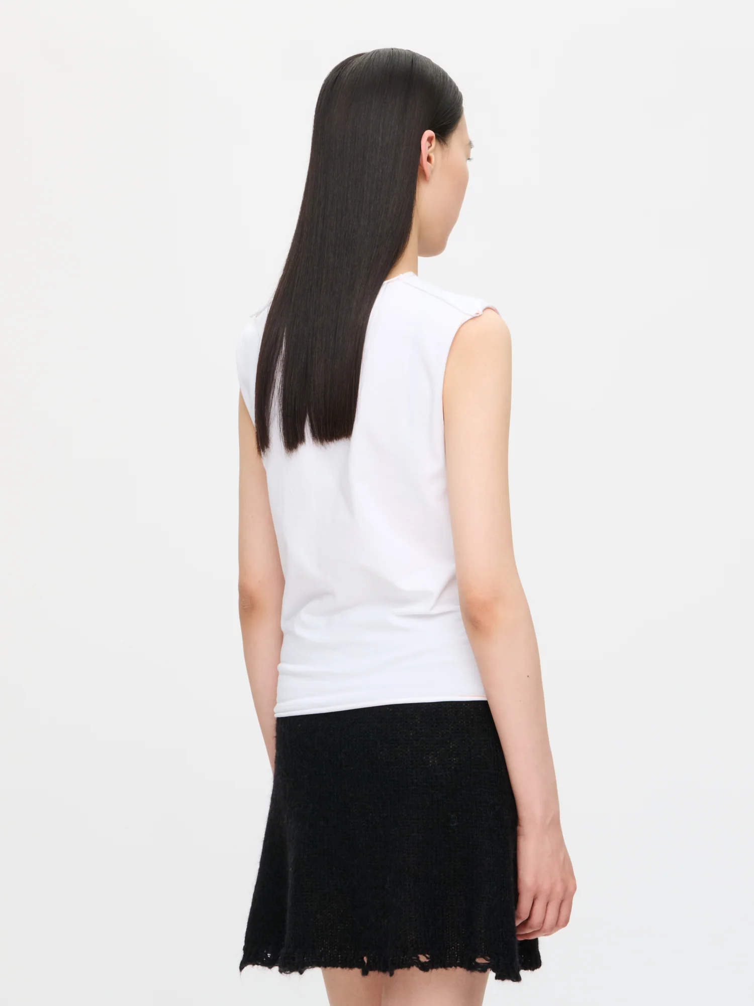 GRAPHIC TANK TOP in WHITE - Image 3