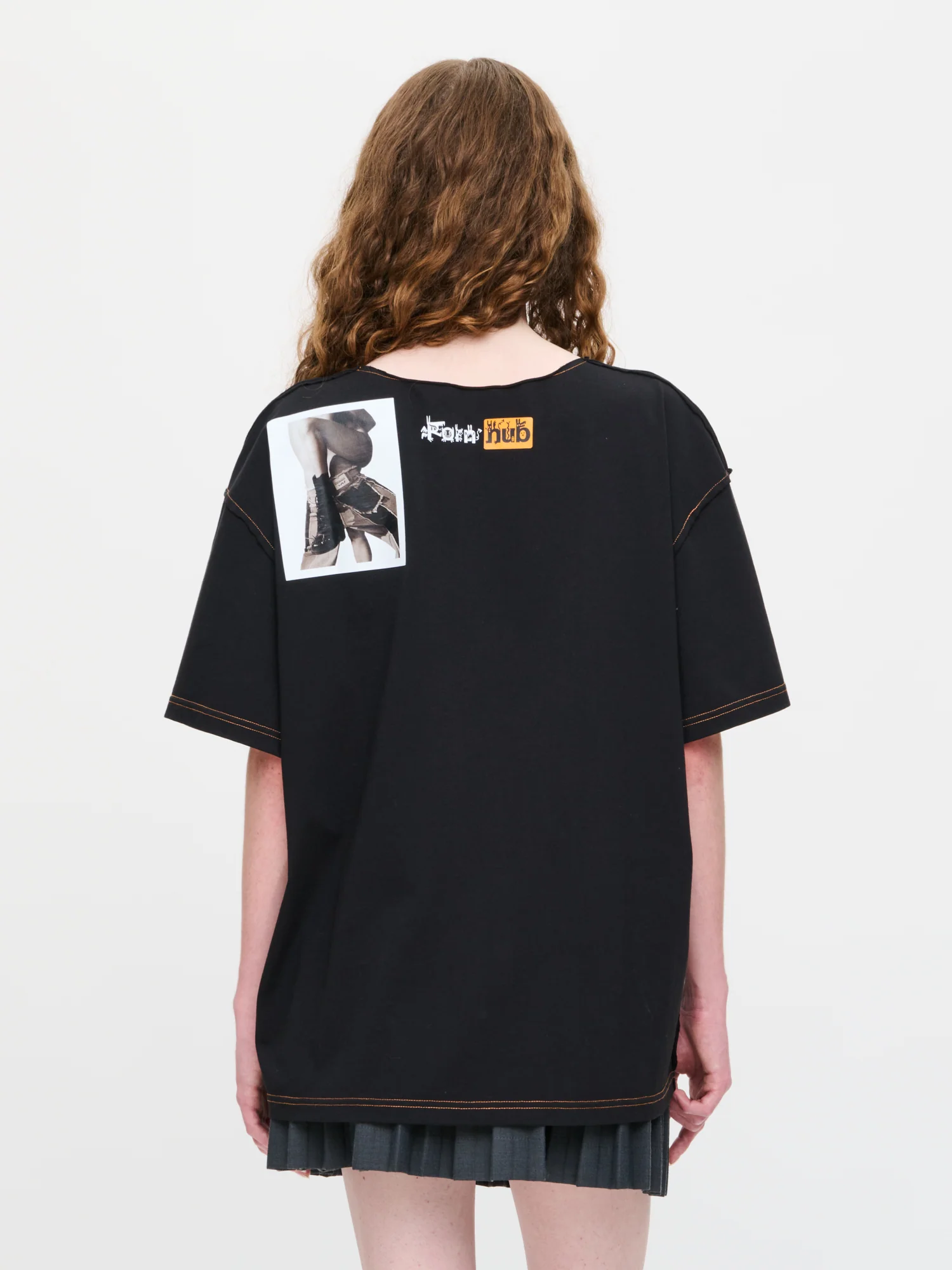 GRAPHIC TEE in BLACK - Image 6