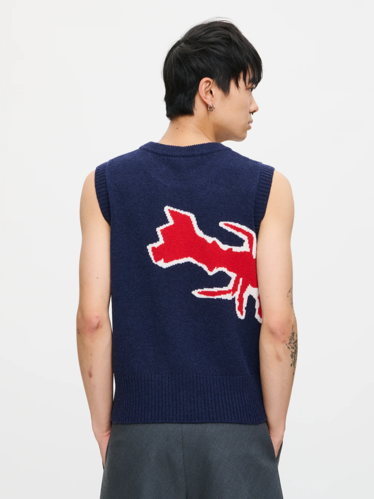 GRAPHIC VEST in NAVY RED - Image 3