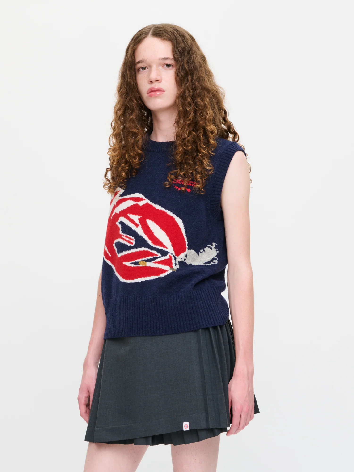 GRAPHIC VEST in NAVY RED - Image 5