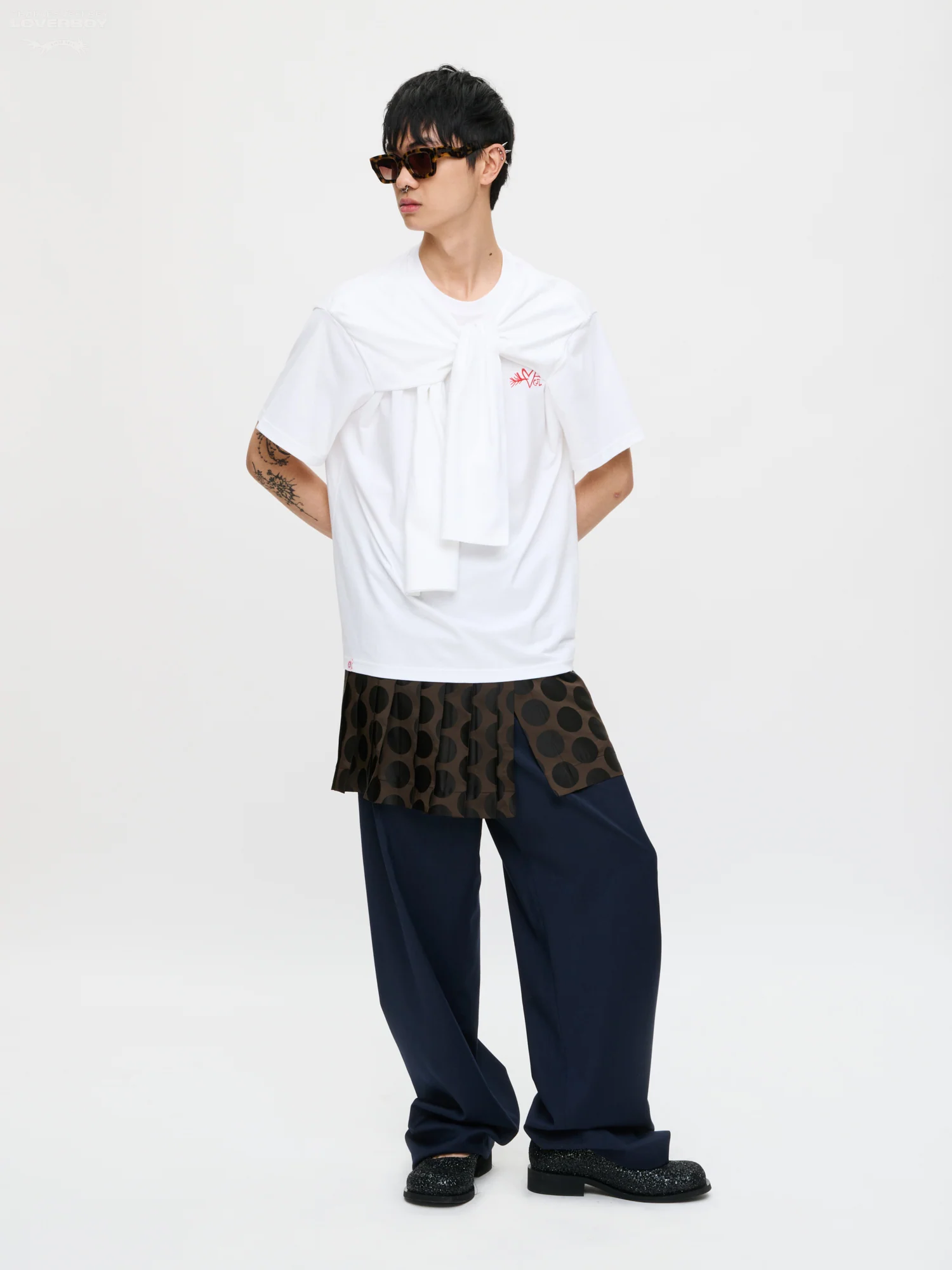 HOLD ME TEE in WHITE - Image 6
