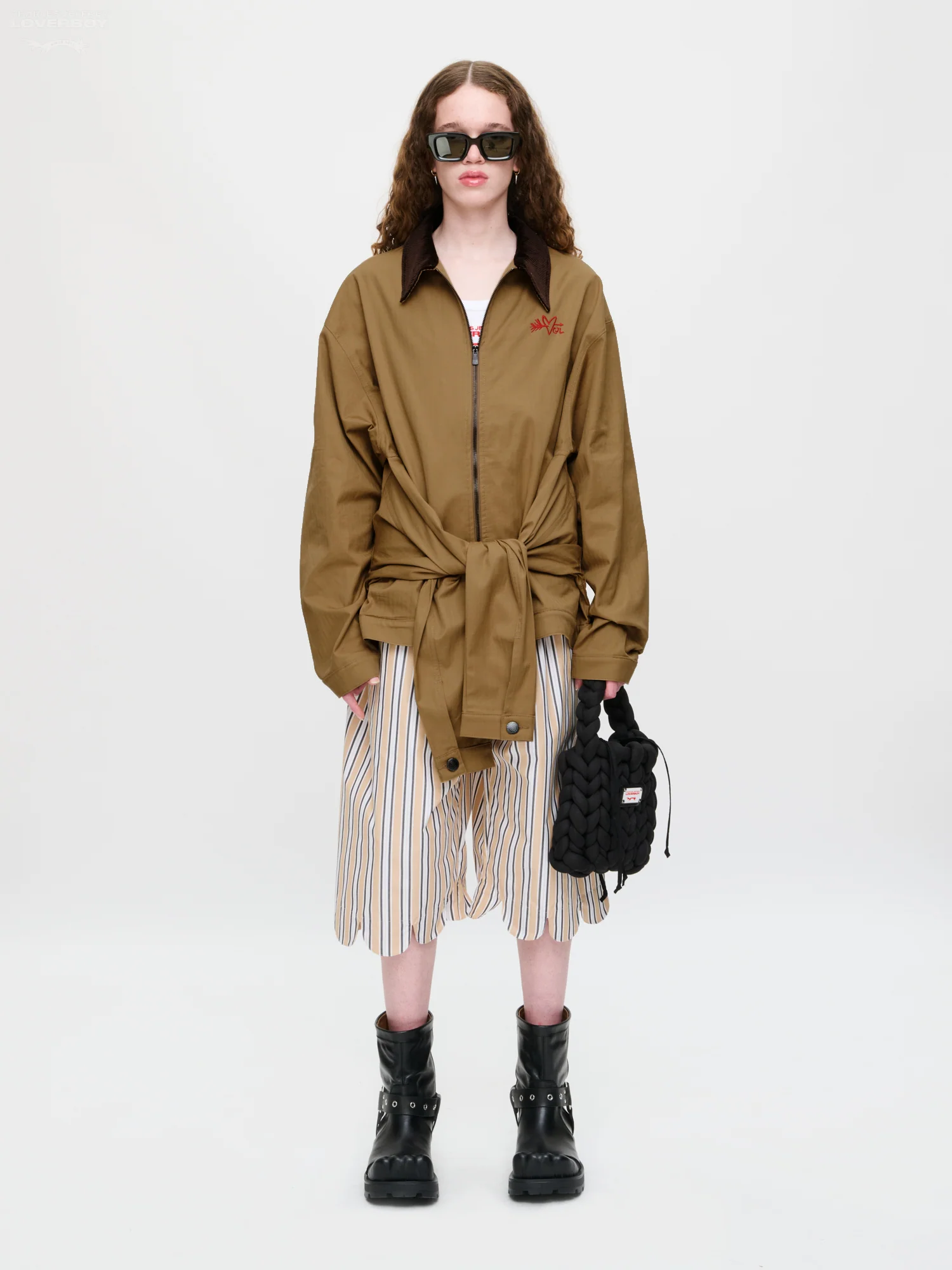 HUG JACKET in BEIGE - Image 4