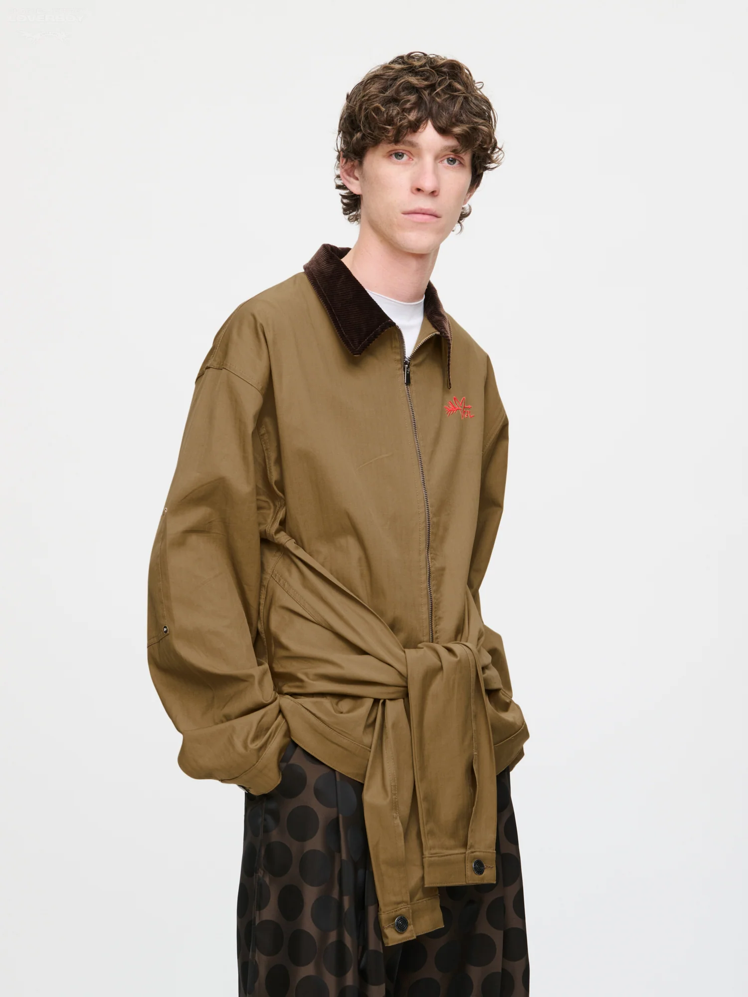 HUG JACKET in BEIGE - Image 5
