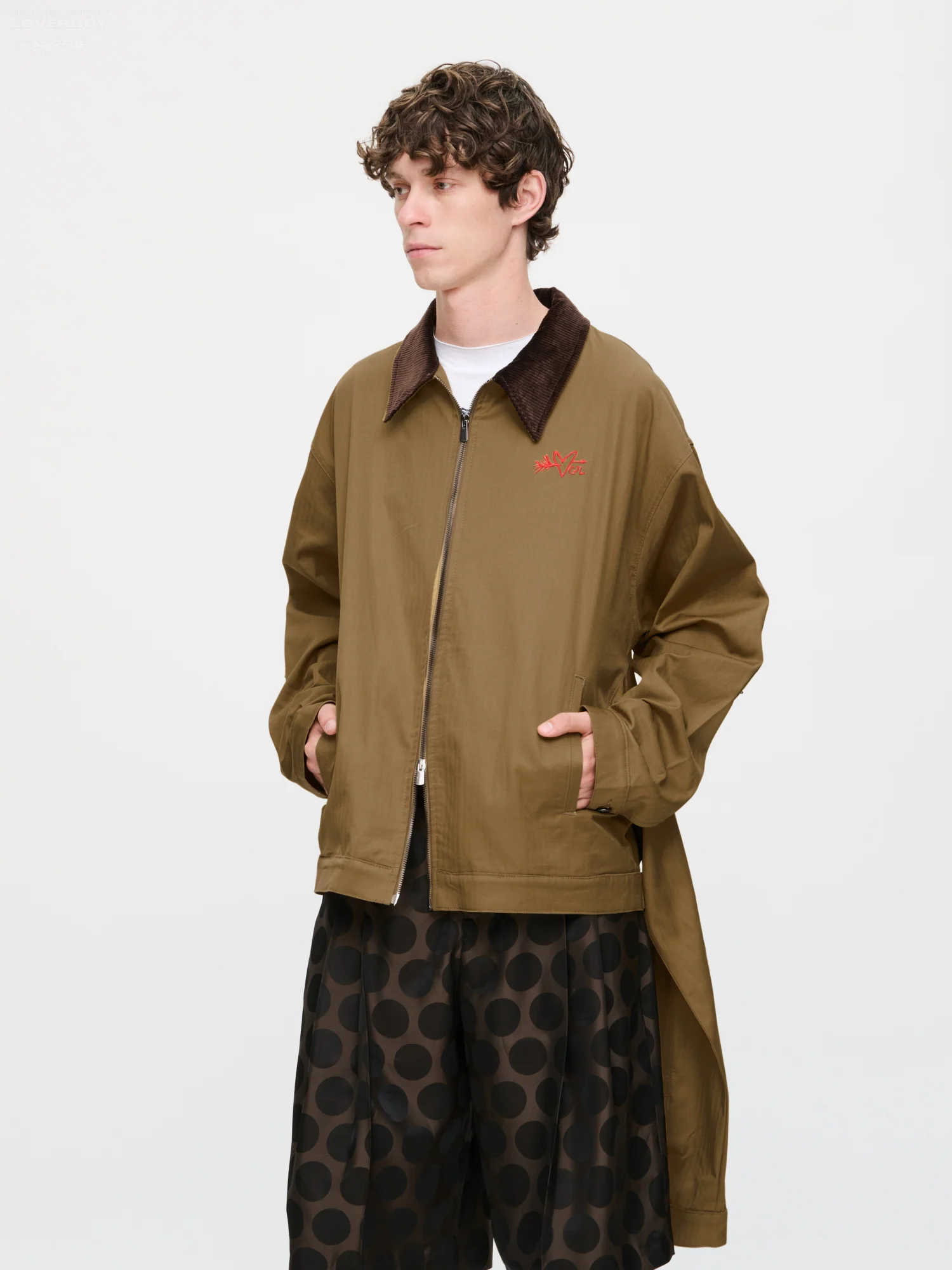 HUG JACKET in BEIGE - Image 6