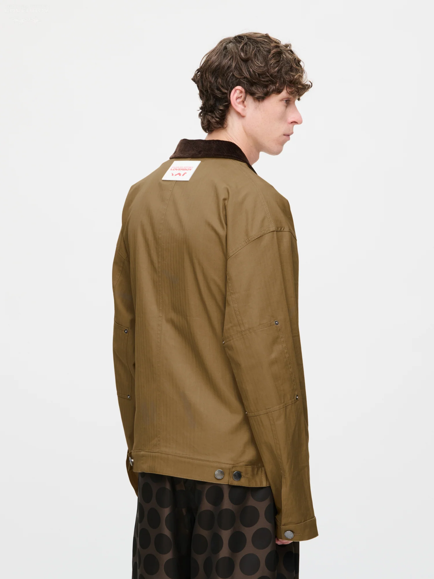 HUG JACKET in BEIGE - Image 7