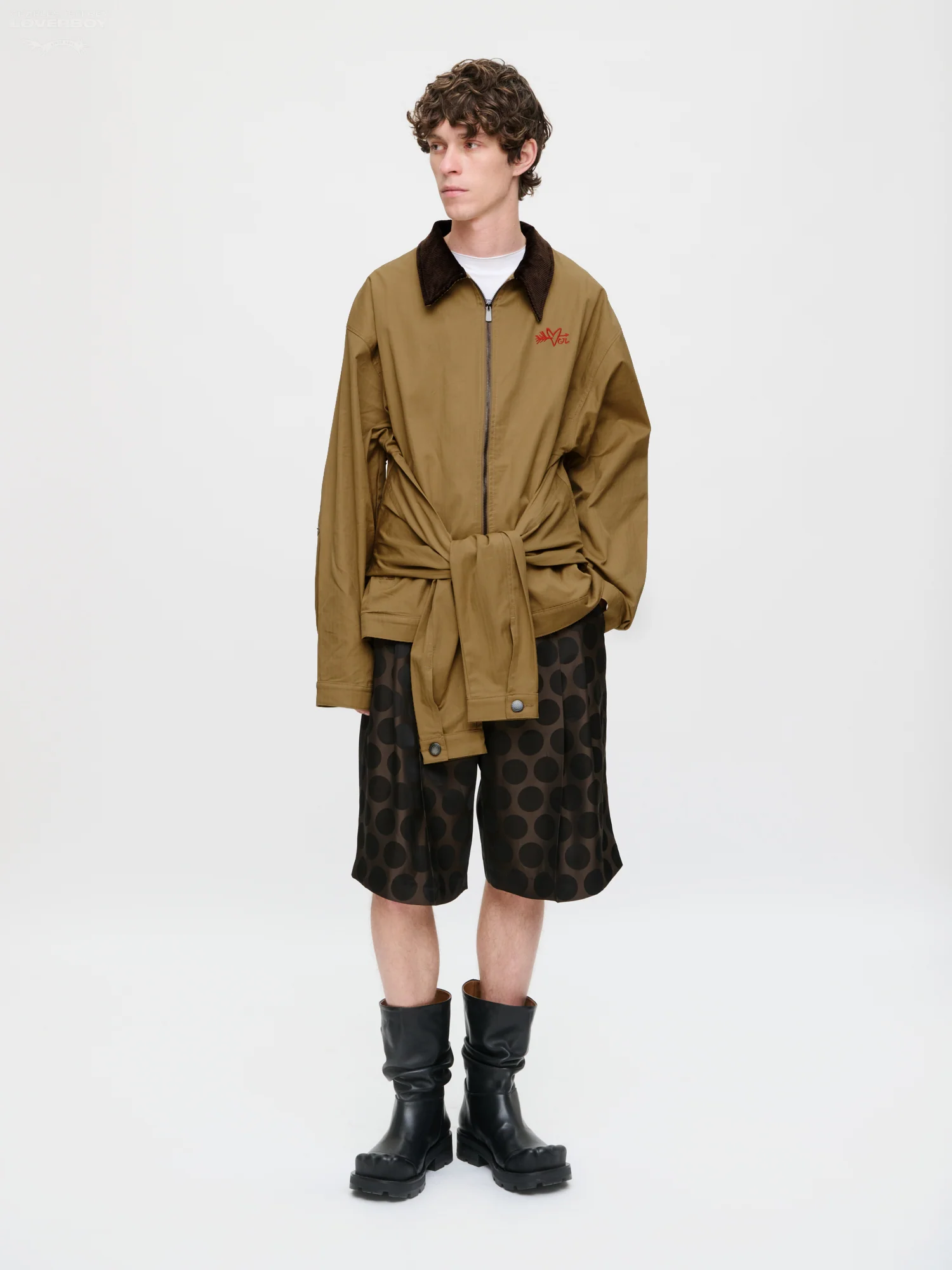 HUG JACKET in BEIGE - Image 8