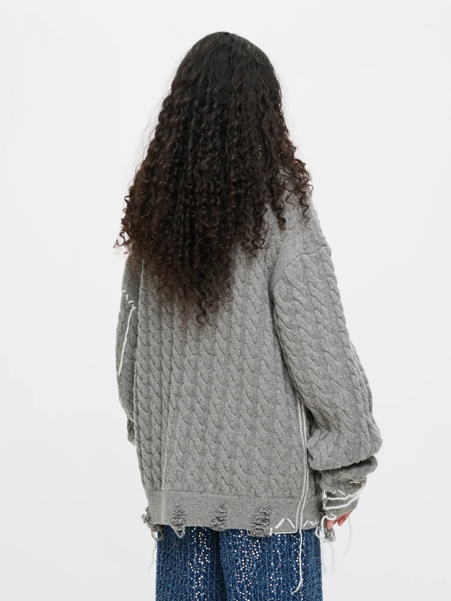 LABEL CABLE KNITTED JUMPER in GREY - Image 4
