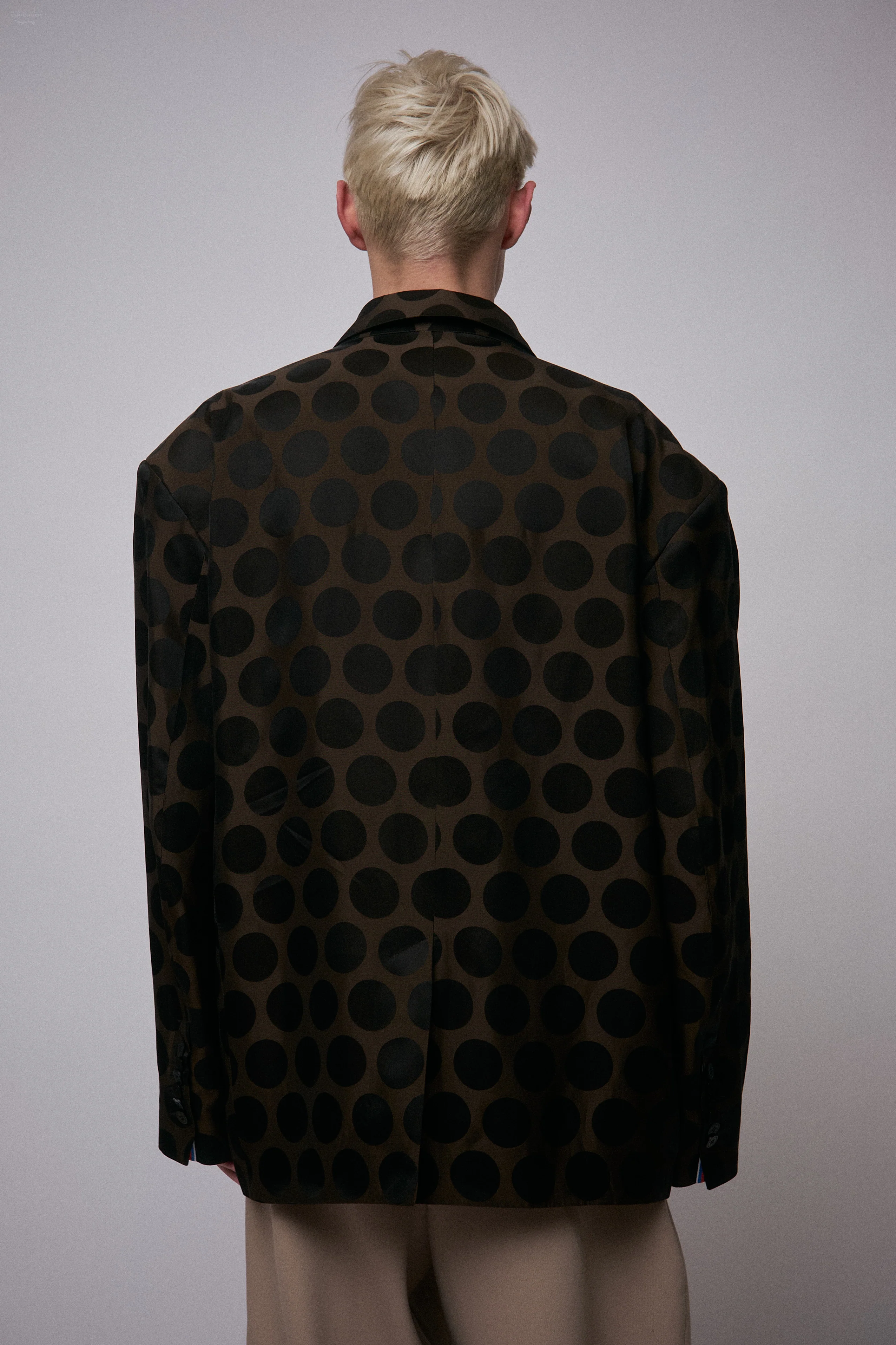 OVERSIZED EDINBURGH JACKET in BROWN POLKA DOT - Image 3