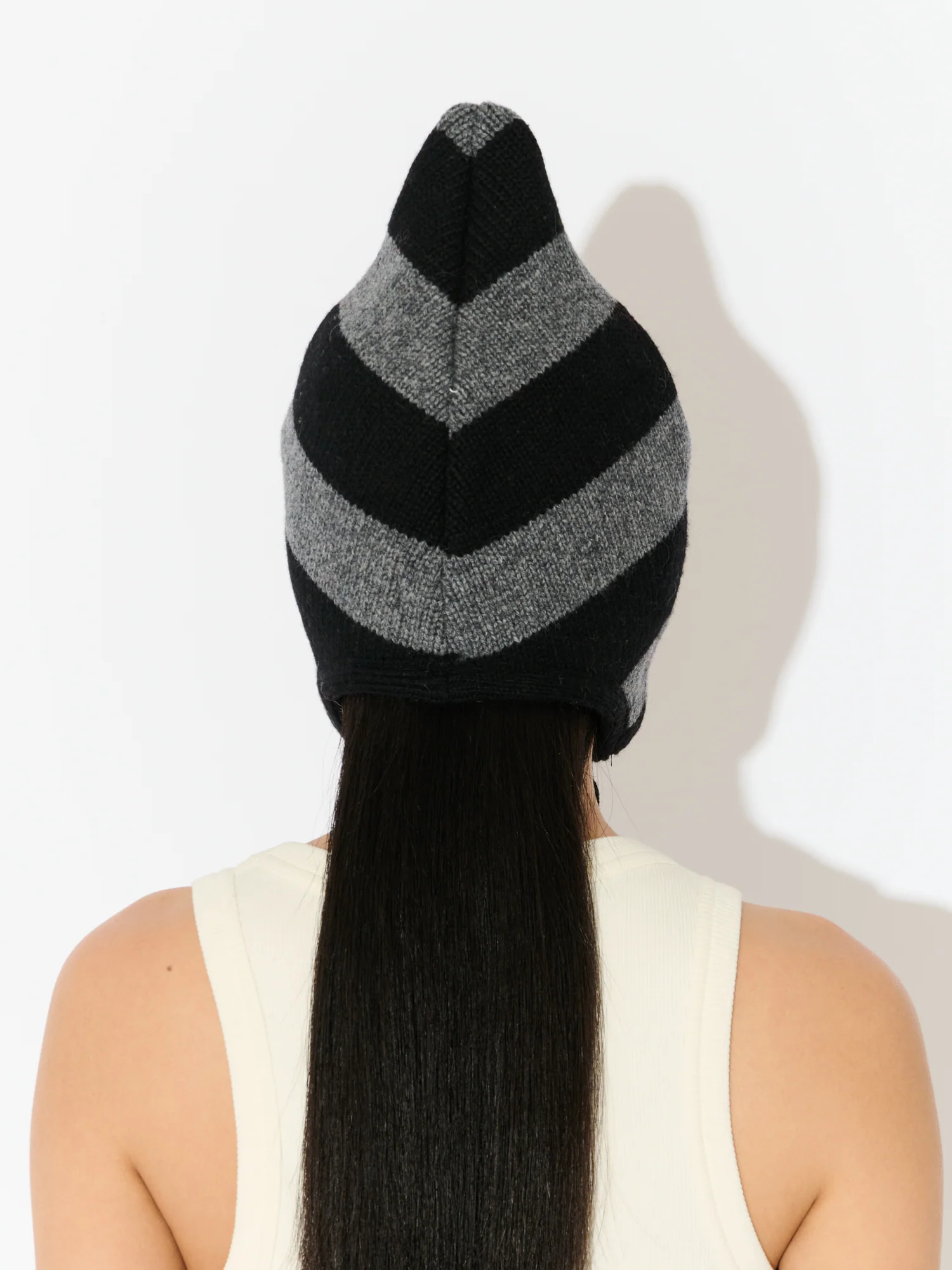 SPIKE BONNET in BLACK GREY - Image 4