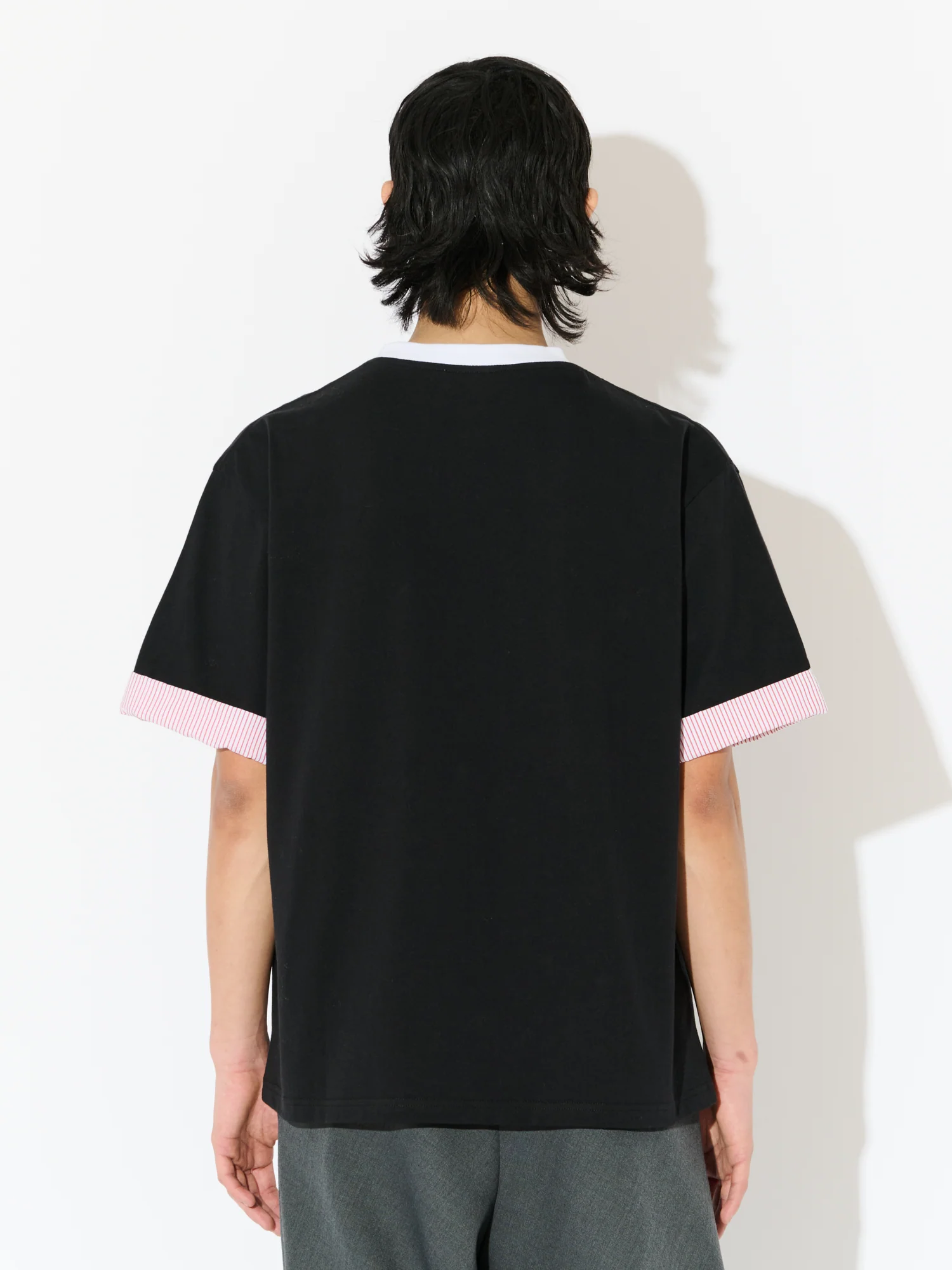TURN UP TEE in BLACK YELLOW - Image 2